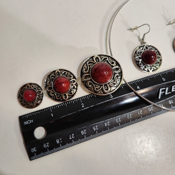 Silvertone & Red Cabachon Choker & Earrings "Costume Jewelry" (Set Of 2) - Picture 7 of 10